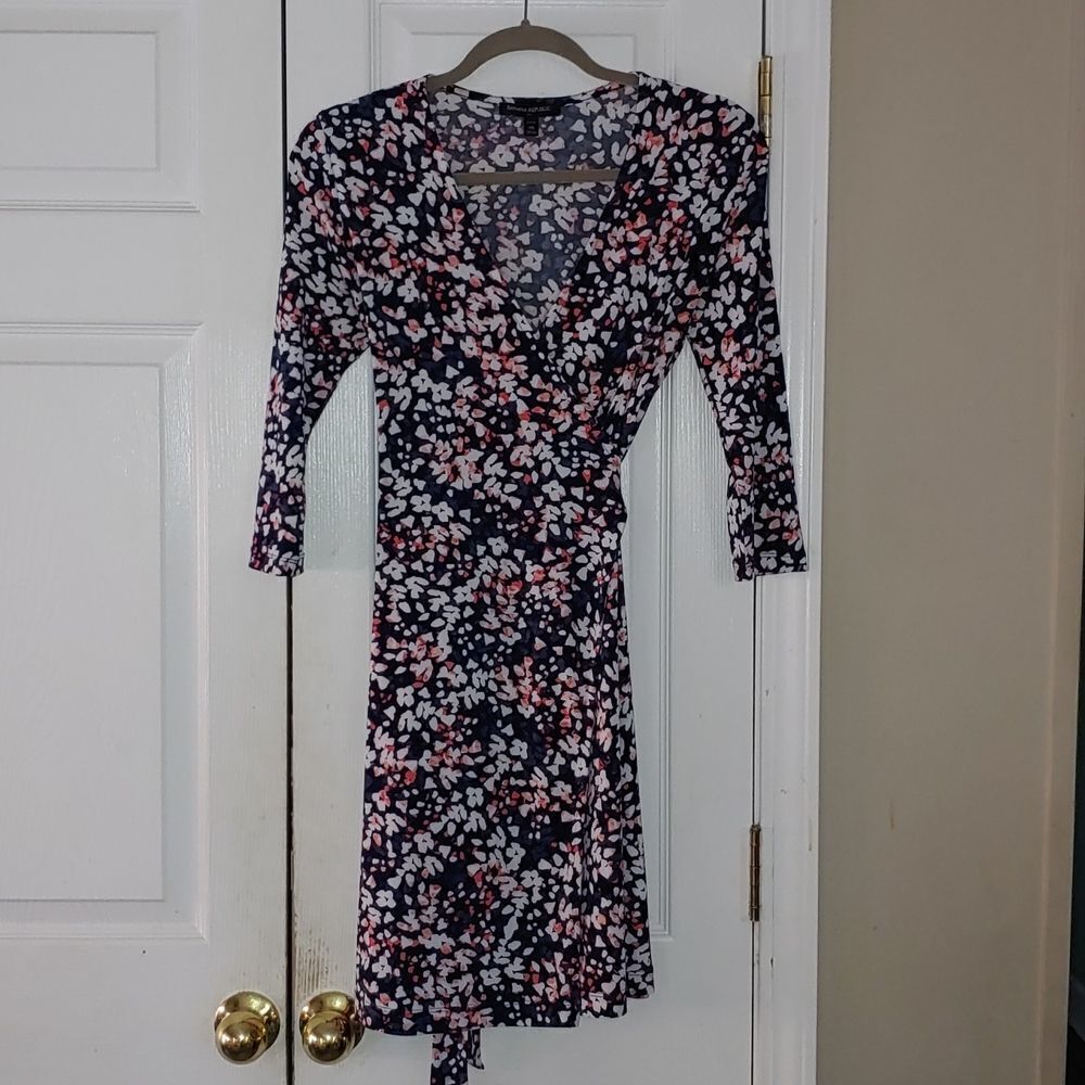 Banana Republic  navy white coral wrap dress Sz  XS Petite